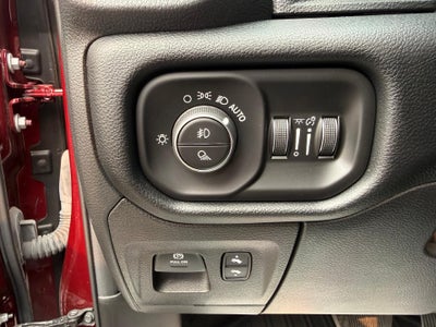 2021 RAM 1500 Laramie Crew Cab 4x4 5'7" Box
