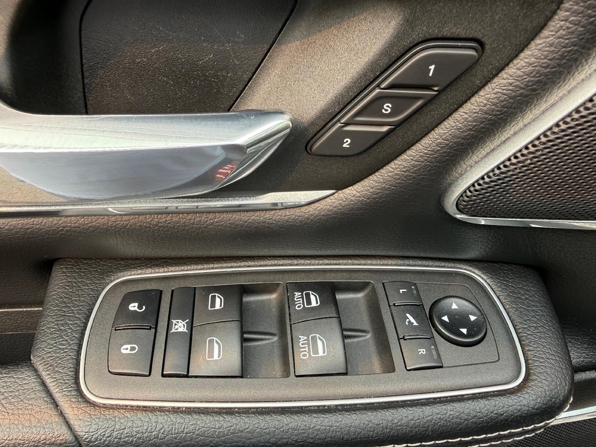 2021 RAM 1500 Laramie Crew Cab 4x4 5'7" Box