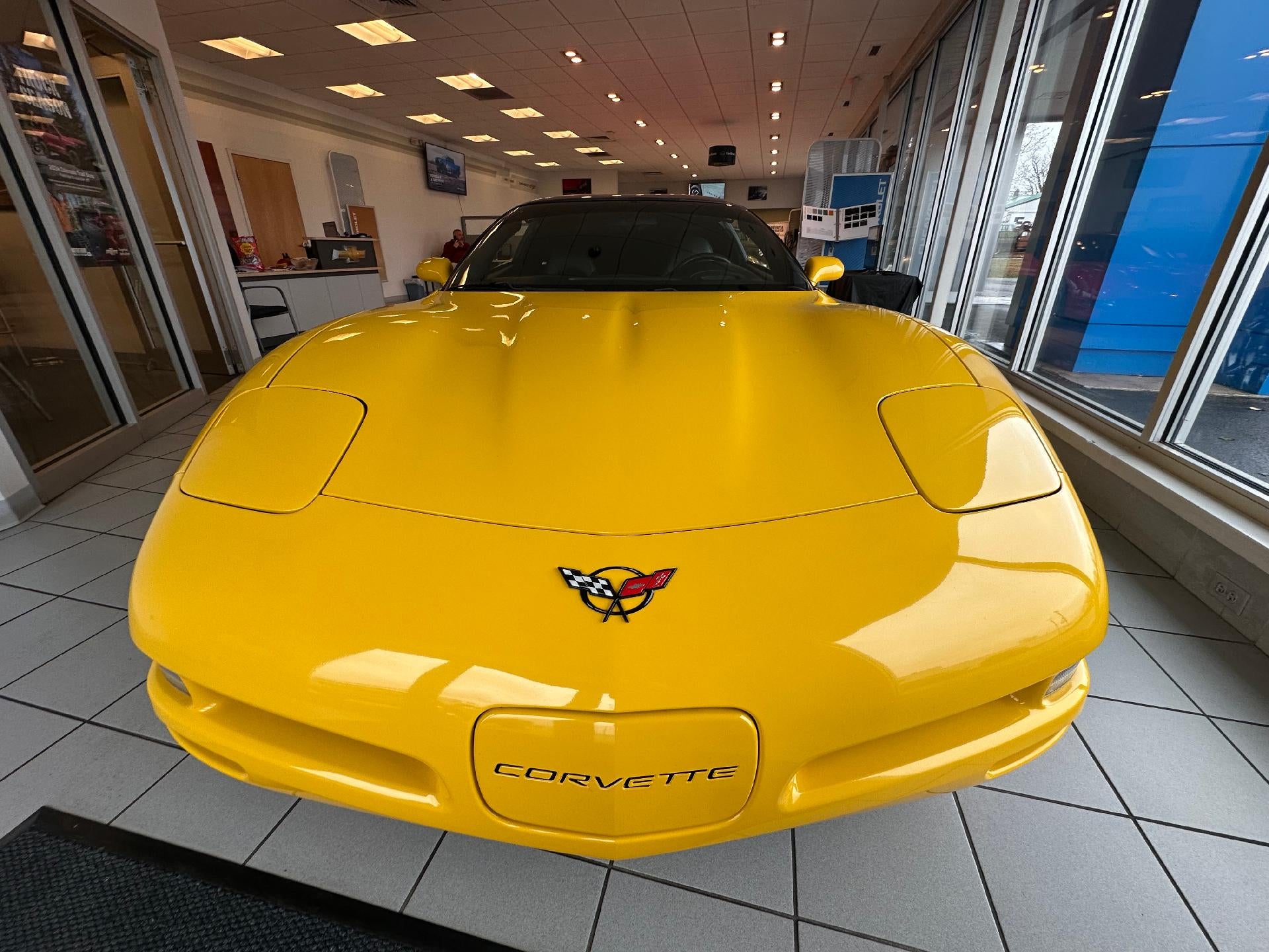 Used 2000 Chevrolet Corvette Base with VIN 1G1YY22G9Y5101966 for sale in Beloit, OH