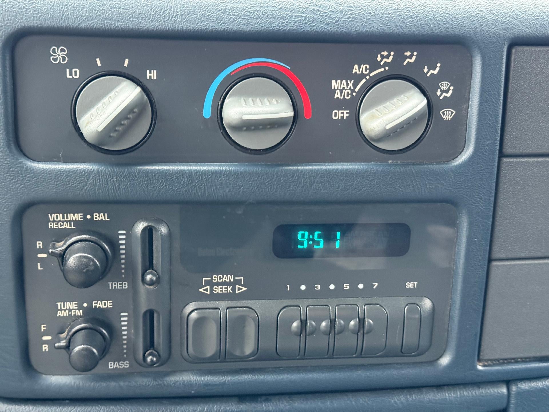 2005 Chevrolet Astro Base