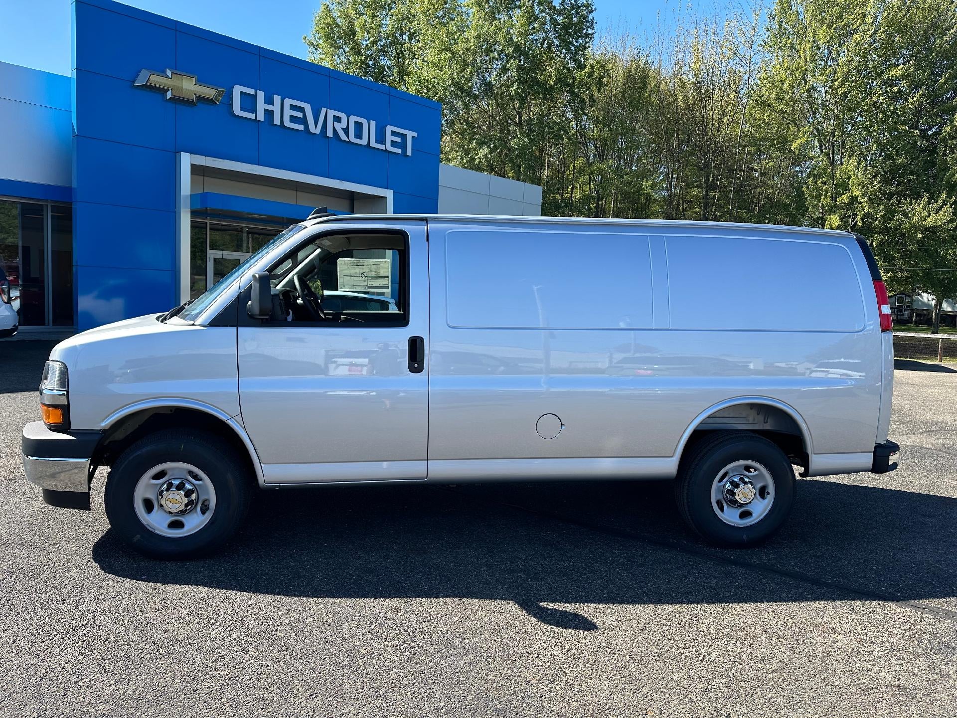 2025 Chevrolet Express Cargo 2500 Base