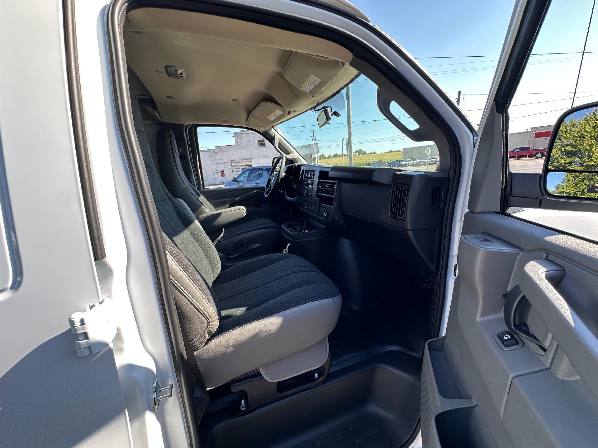 2025 Chevrolet Express Cargo 2500 Base