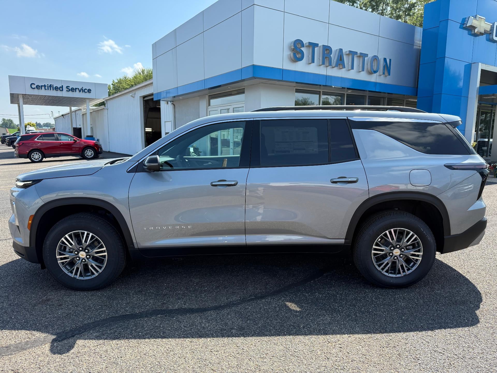 2025 Chevrolet Traverse LT