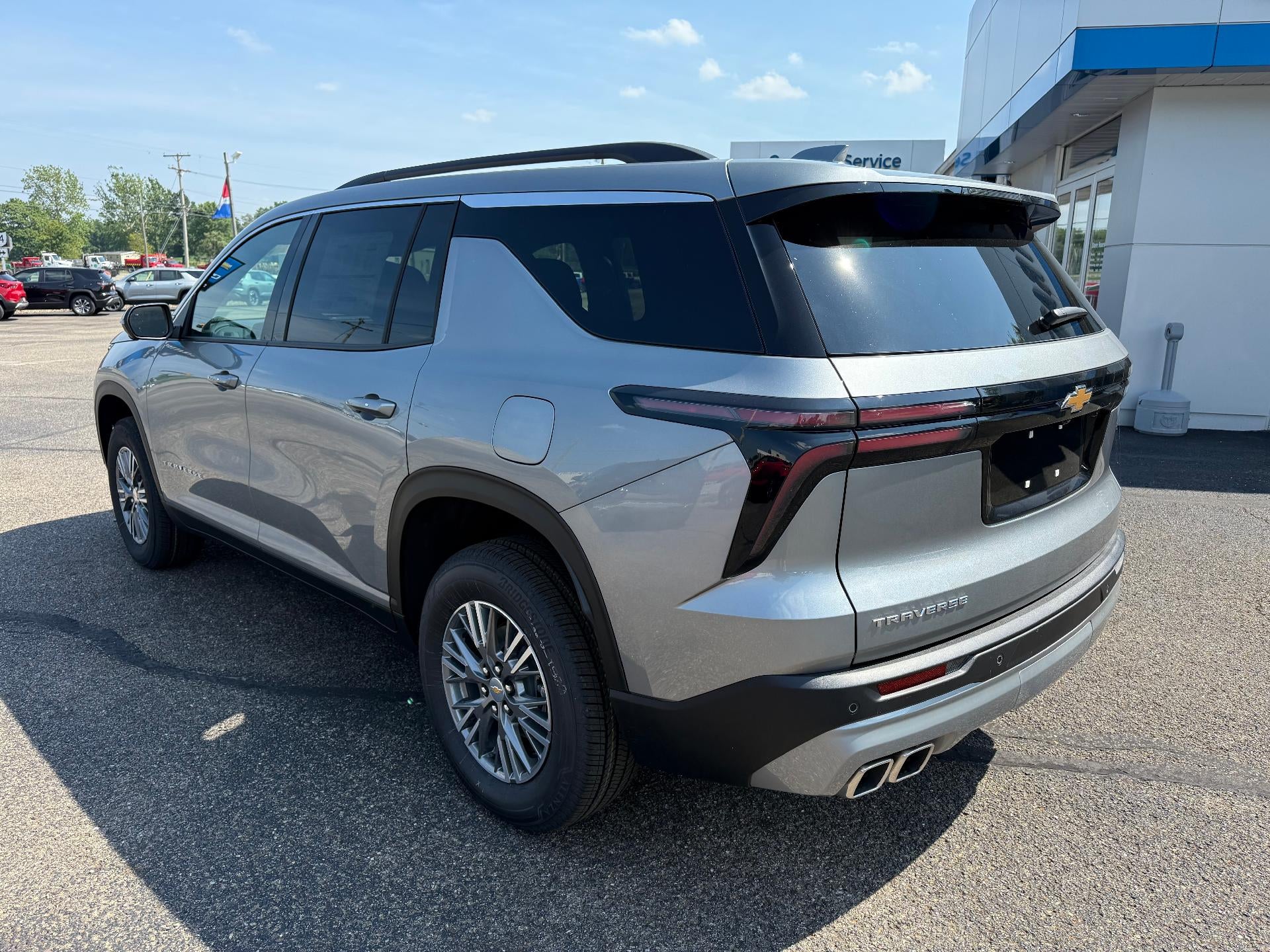 2025 Chevrolet Traverse LT