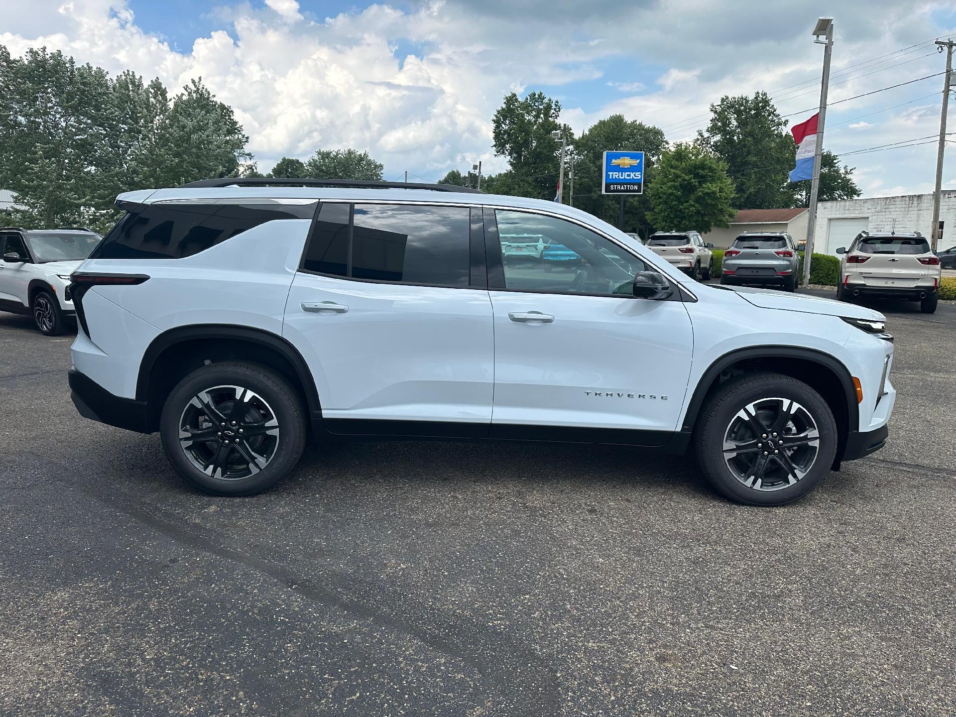 2027 Chevrolet Traverse LT