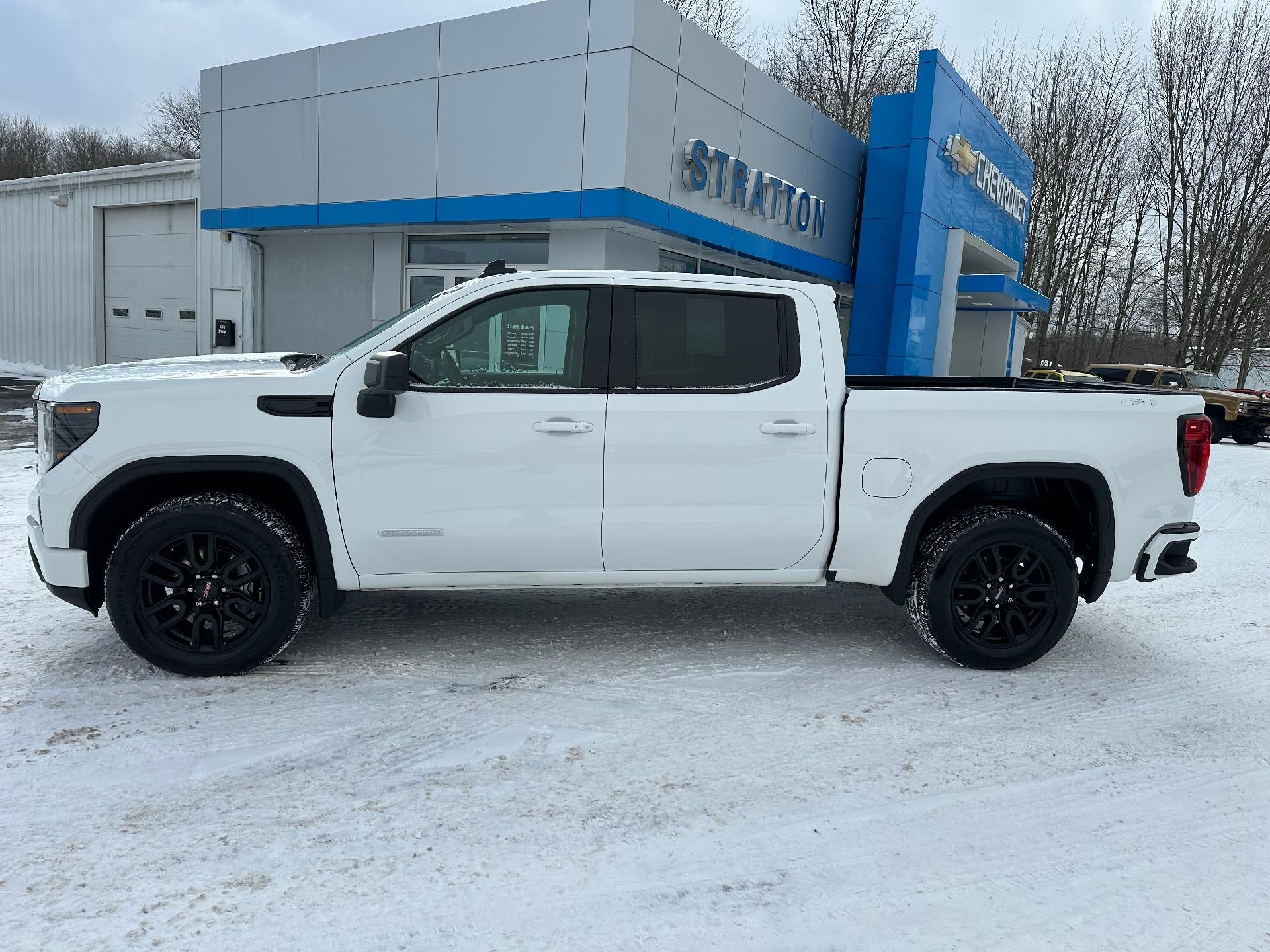 2023 GMC Sierra 1500 Elevation