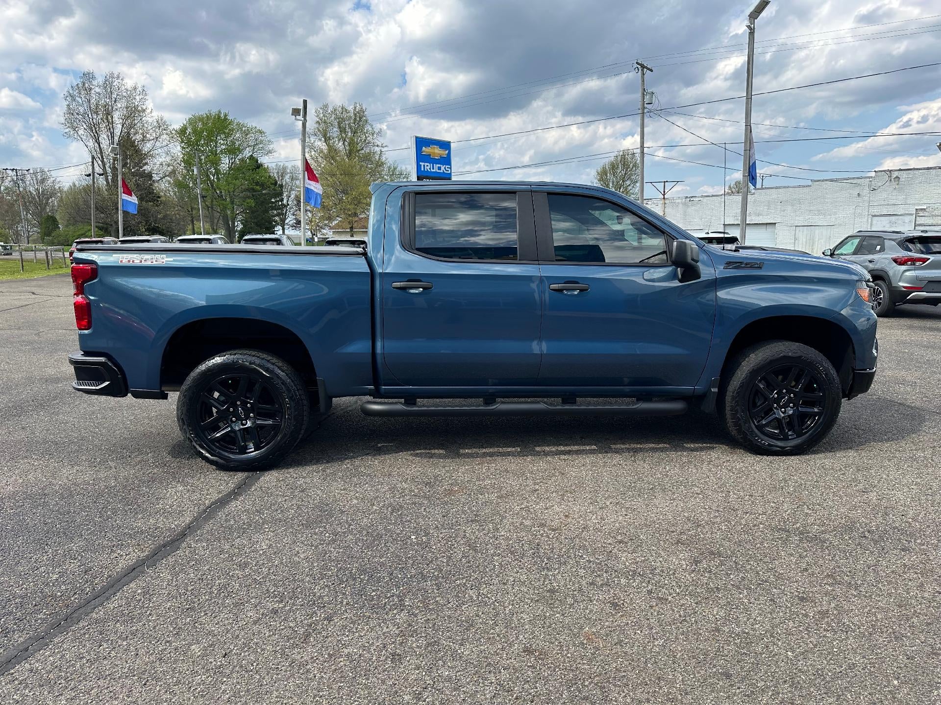 2024 Chevrolet Silverado 1500 Custom Trail Boss