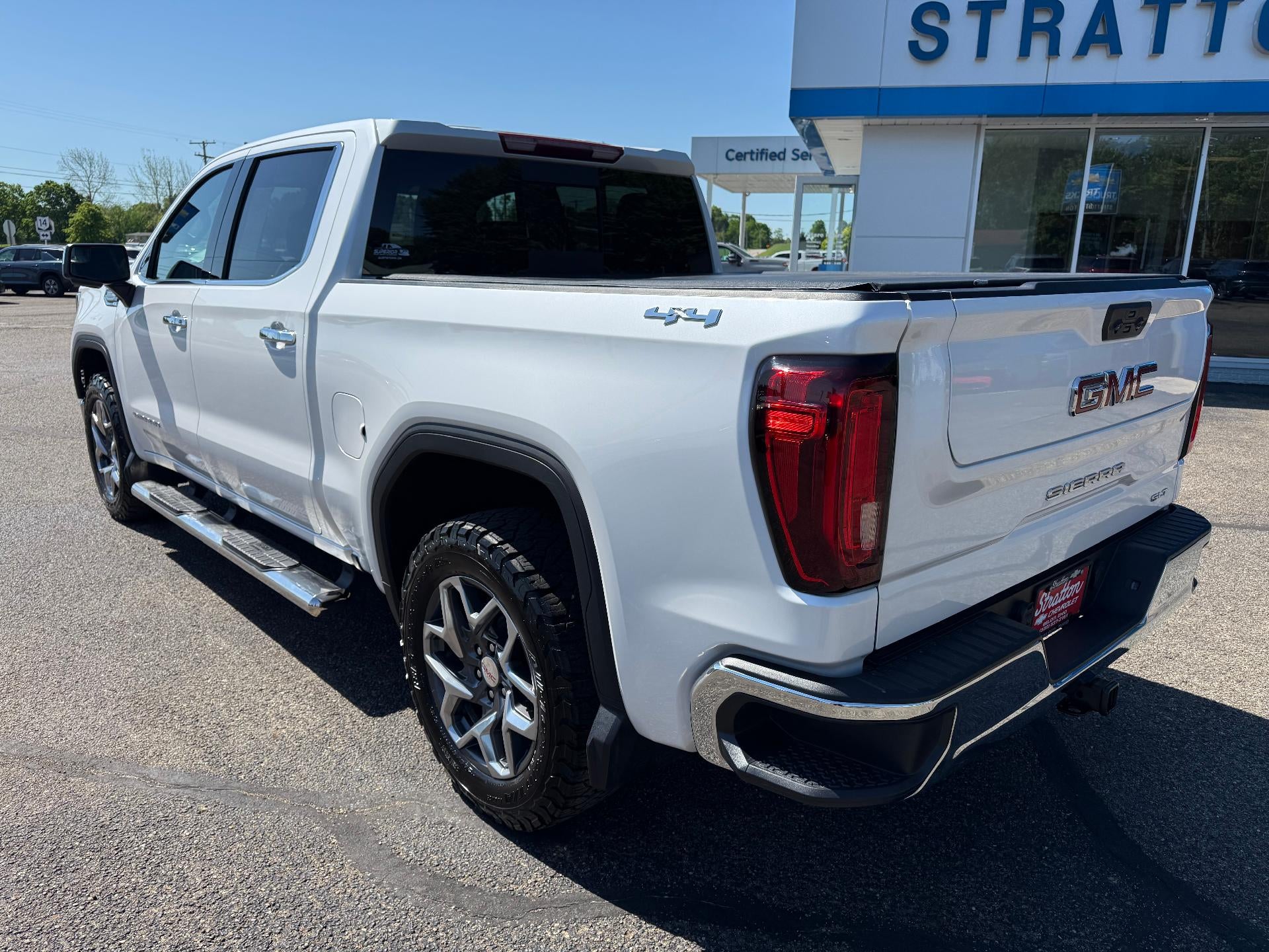 2024 GMC Sierra 1500 SLT
