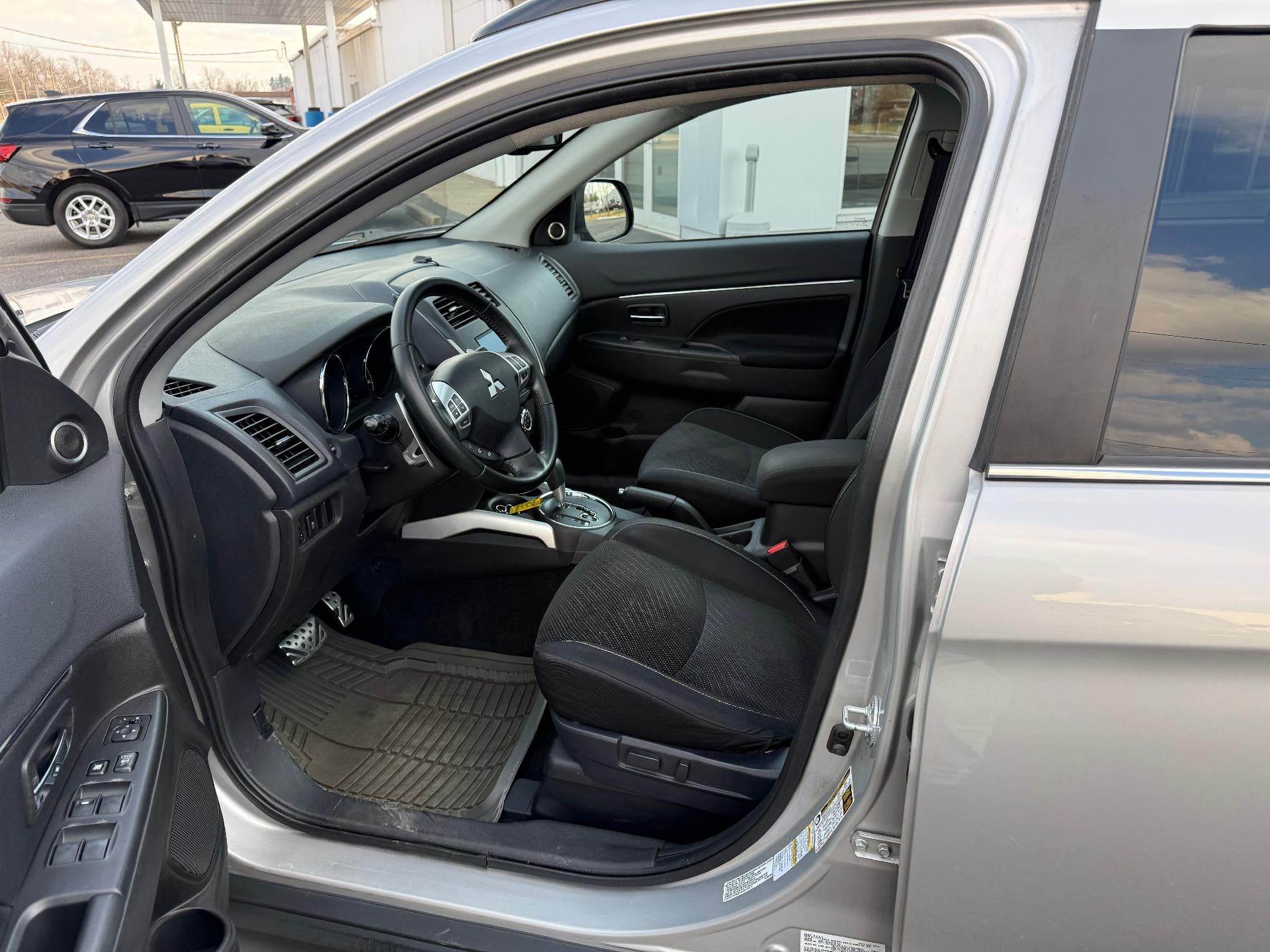 2013 Mitsubishi Outlander Sport LE